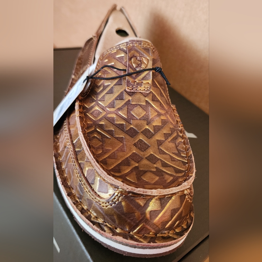 ARIAT COPPER BLANKET EMBOSS NEW IN BOX With Wrapping Two Sz 10 Sz 8.5 - Picture 7 of 15